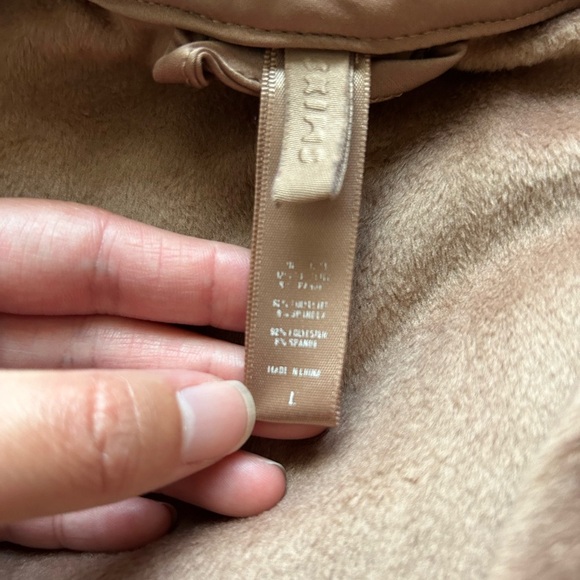 SKIMS Velour Button-down Sleepwear Top - Picture 7 of 8